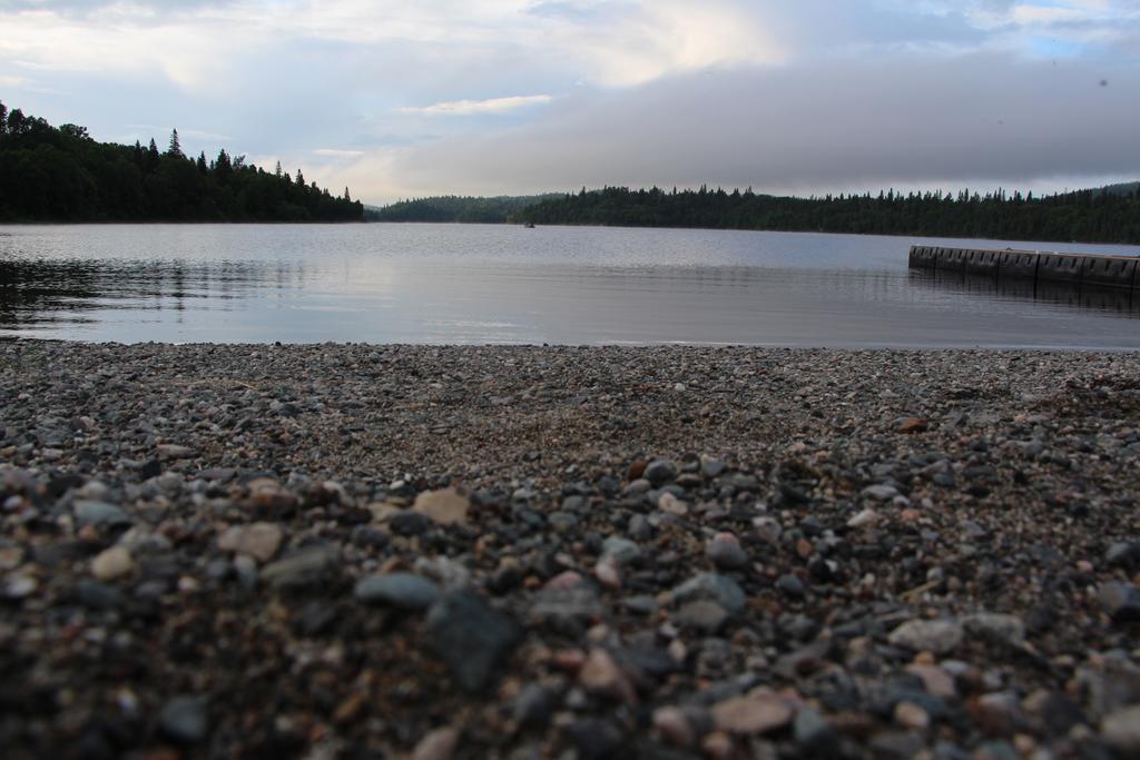 Catfish Lakefront Cabins & Campground Wawa Exterior photo