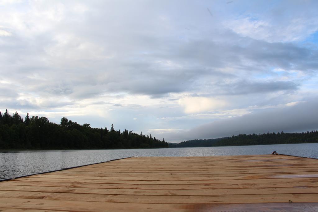 Catfish Lakefront Cabins & Campground Wawa Exterior photo