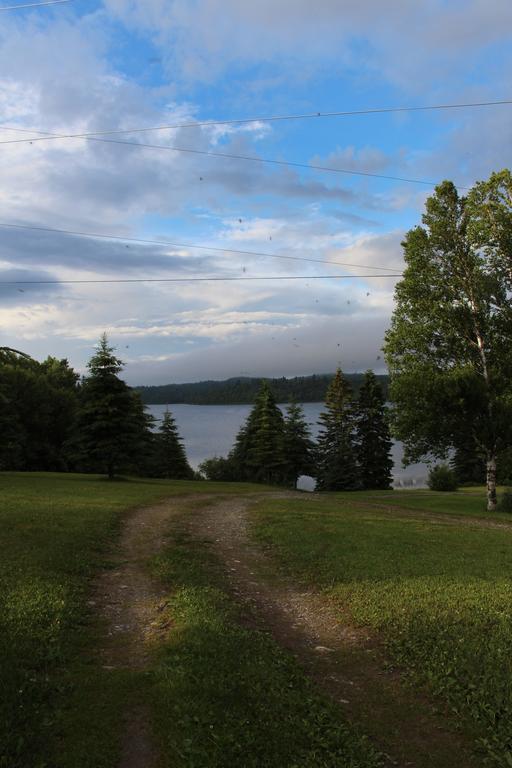 Catfish Lakefront Cabins & Campground Wawa Exterior photo