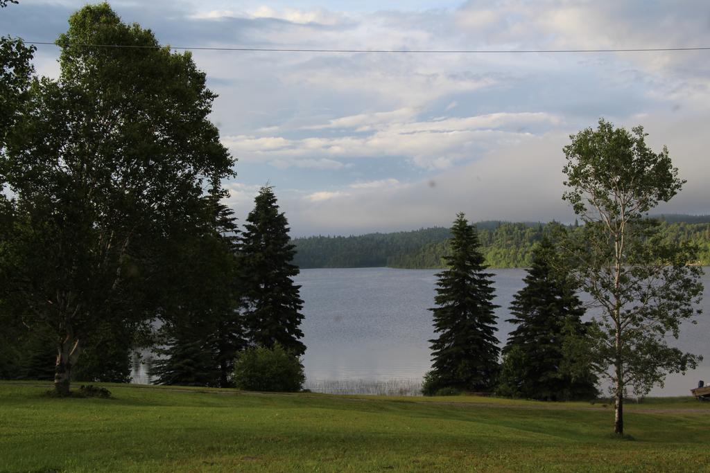 Catfish Lakefront Cabins & Campground Wawa Exterior photo