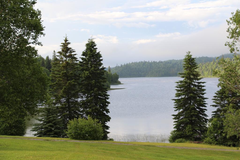 Catfish Lakefront Cabins & Campground Wawa Exterior photo