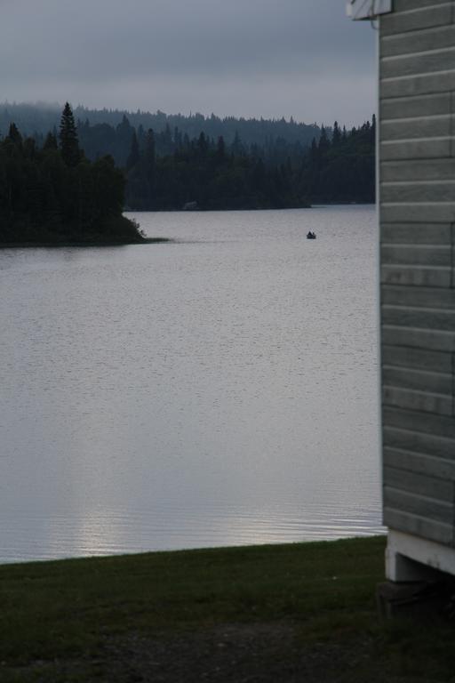 Catfish Lakefront Cabins & Campground Wawa Exterior photo