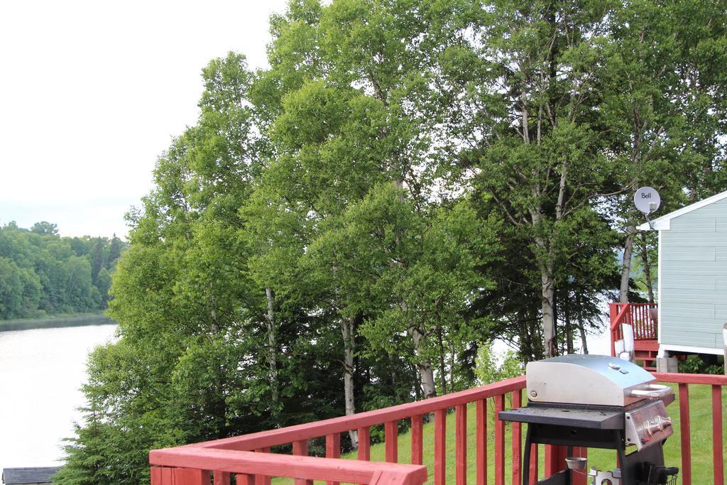 Catfish Lakefront Cabins & Campground Wawa Exterior photo